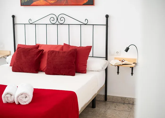 Andalusian Ruby - Light-Filled Apartment By The Cathedral - 2A